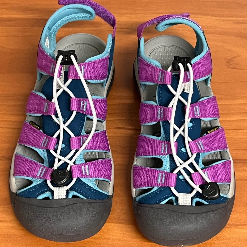 NIB Keen Big Kids' Newport Boundless Pink and Blue Closed Toe Sandals Sz 4